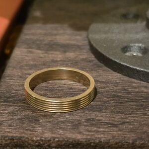 14k SOLID GOLD RING - SIZE 11